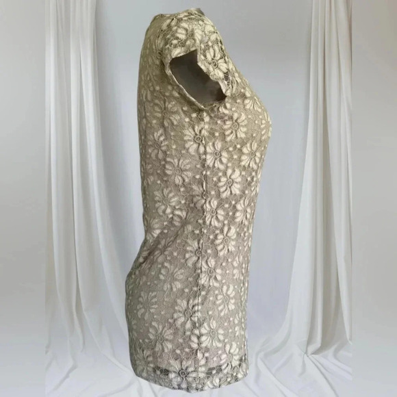 🆕Women’s Stretch Lace Top - Picture 2 of 13